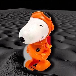 2019 McDonald’s NASA Snoopy Astronaut Toy Moon Walker Wind Up Peanuts Figure
